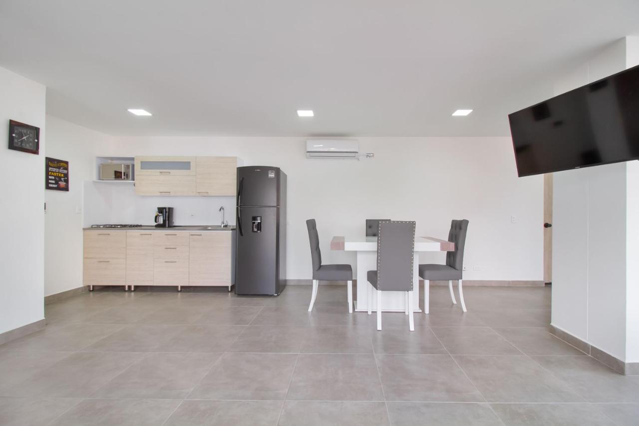 ميديلين Camelot Apartahotel المظهر الخارجي الصورة